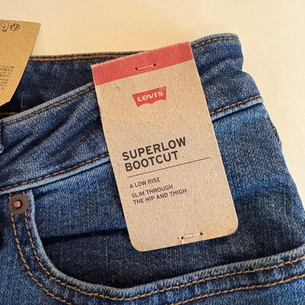Levis Superlow Bootcut Jeans Womens 30x32 Medium Wash Blue Low Rise Stretch NEW - Picture 3 of 11